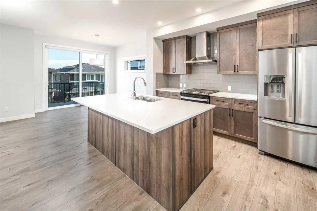 159 Ambleside Crescent NW