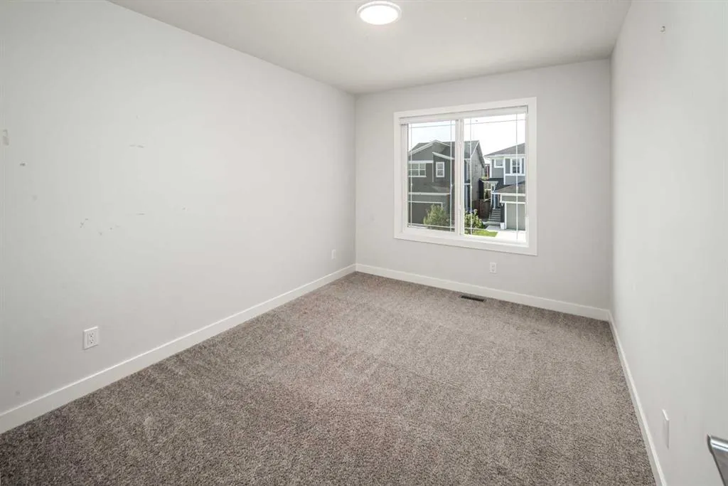 159 Ambleside Crescent NW