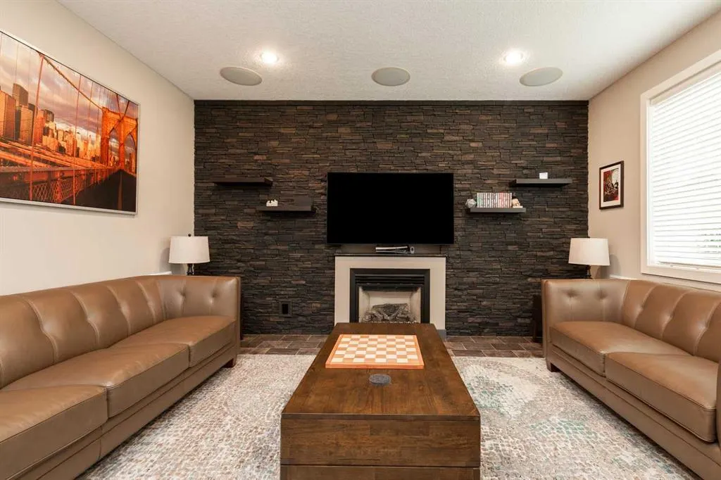 230 Couleesprings Grove S