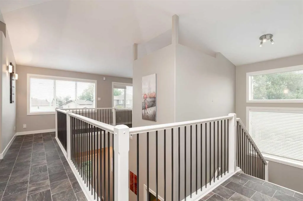 230 Couleesprings Grove S