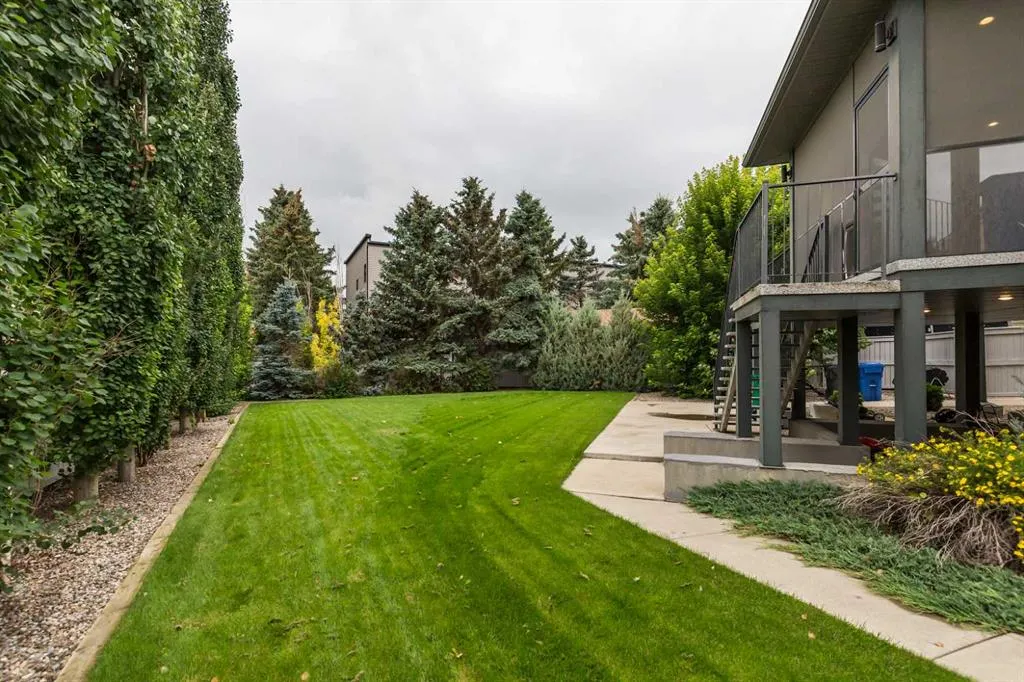 230 Couleesprings Grove S