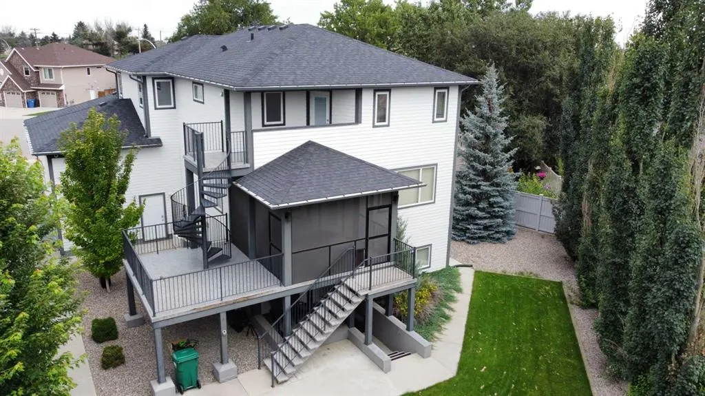 230 Couleesprings Grove S