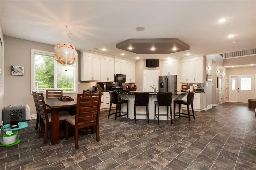 230 Couleesprings Grove S