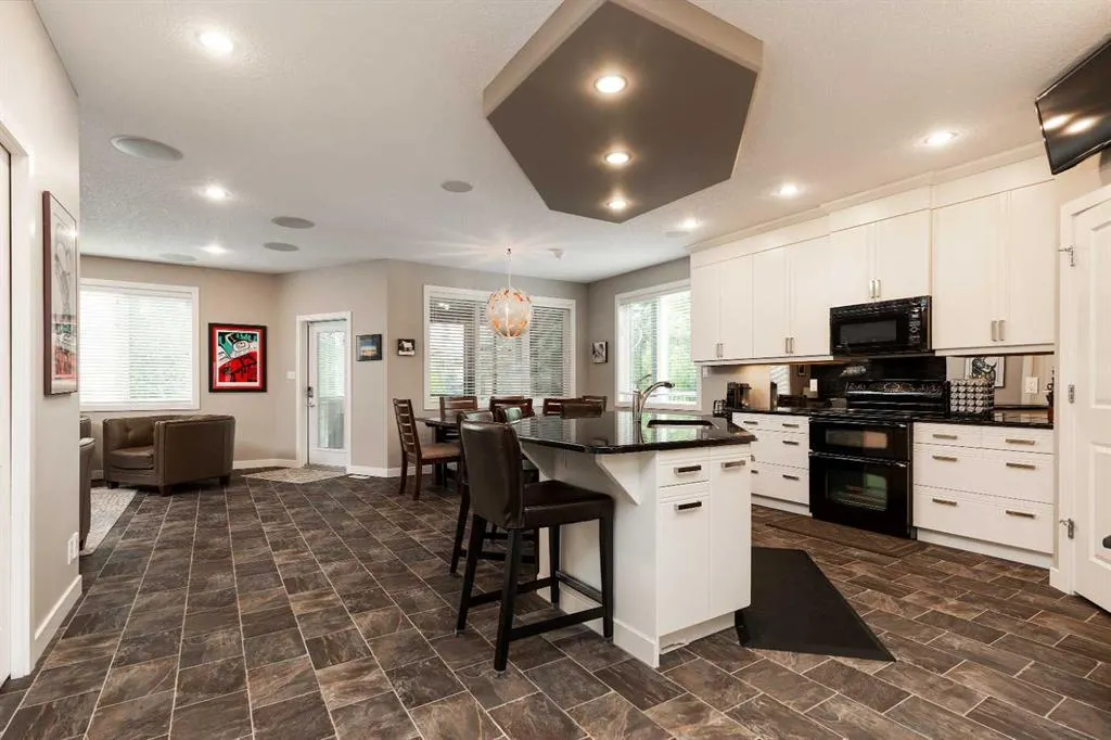 230 Couleesprings Grove S