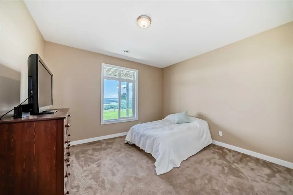 196096 144 Street W