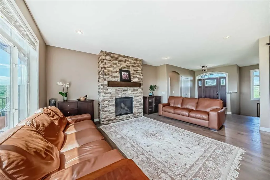 196096 144 Street W