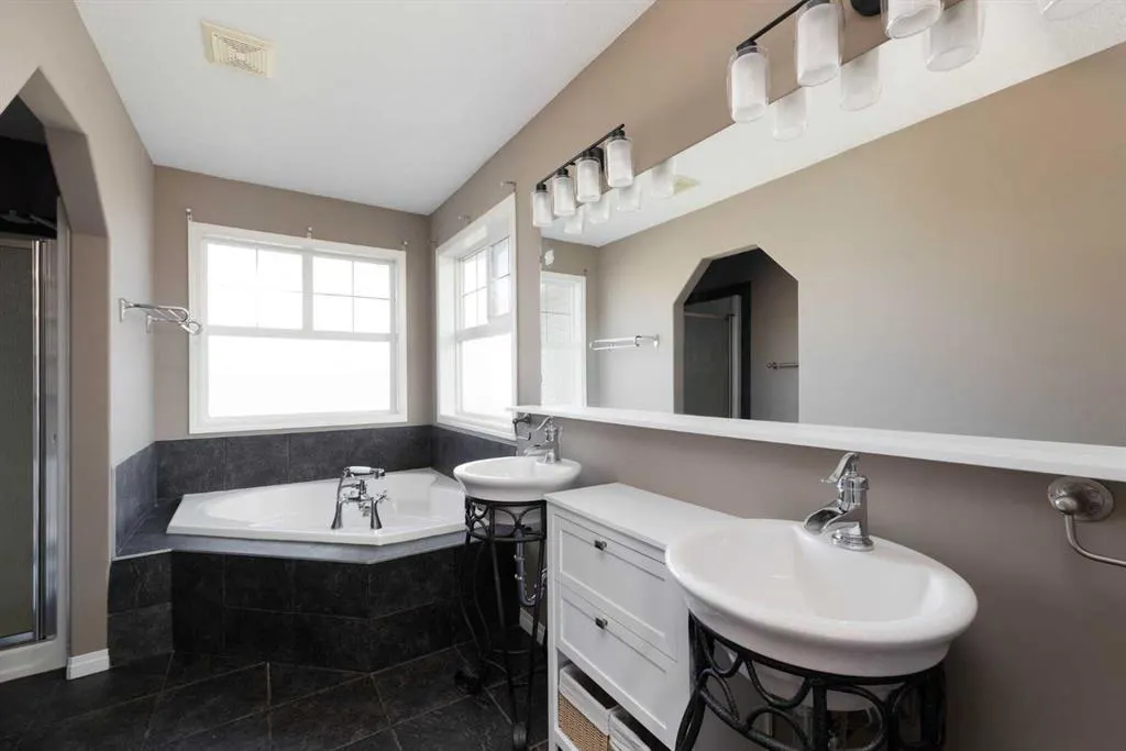 103 Rattlepan Creek Crescent