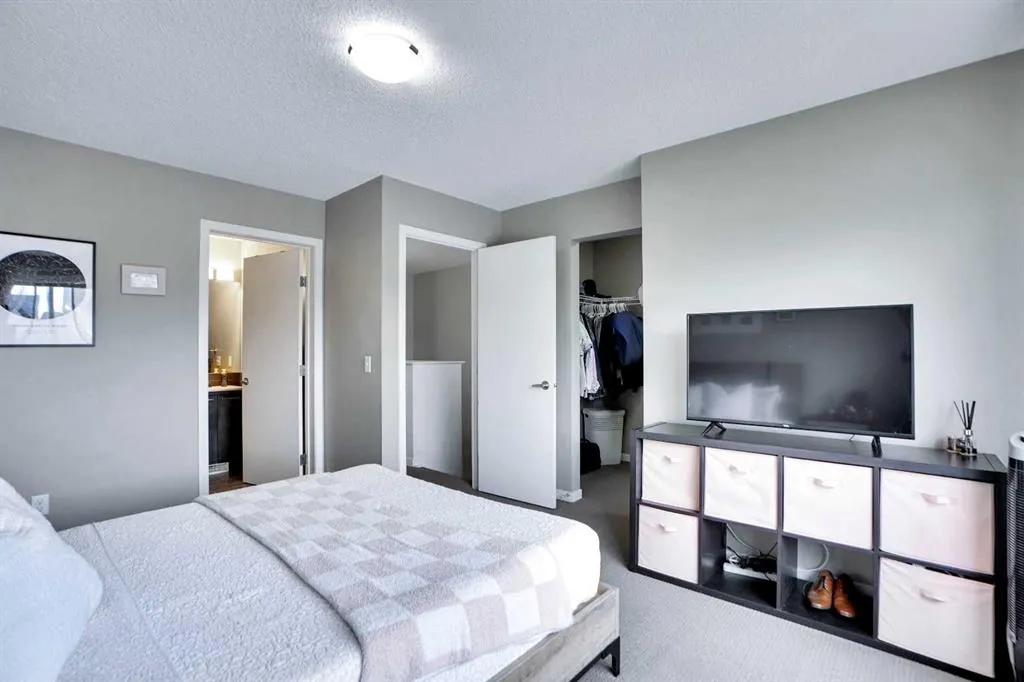 21 Copperpond Road SE