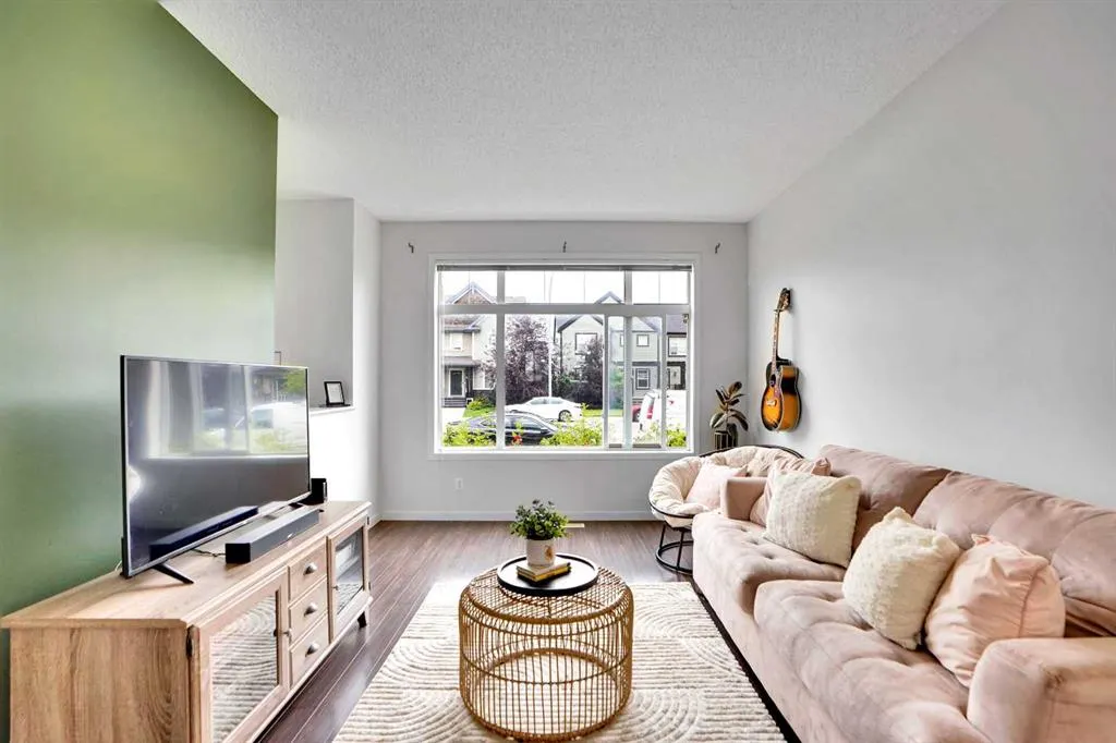 21 Copperpond Road SE