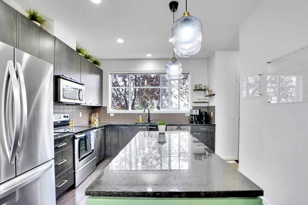 21 Copperpond Road SE