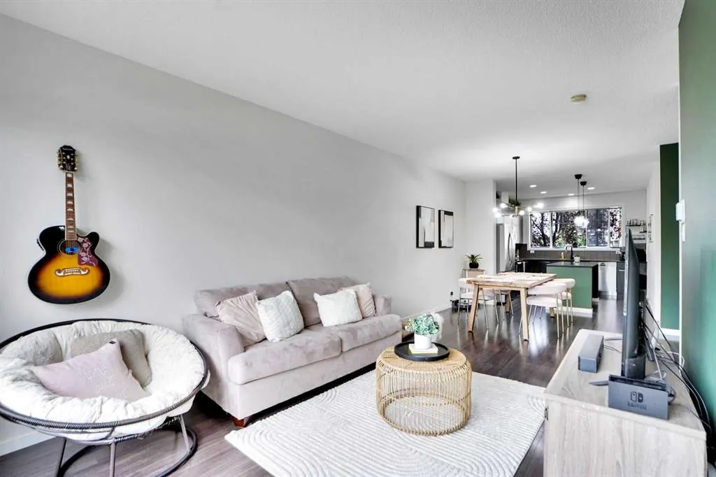 21 Copperpond Road SE