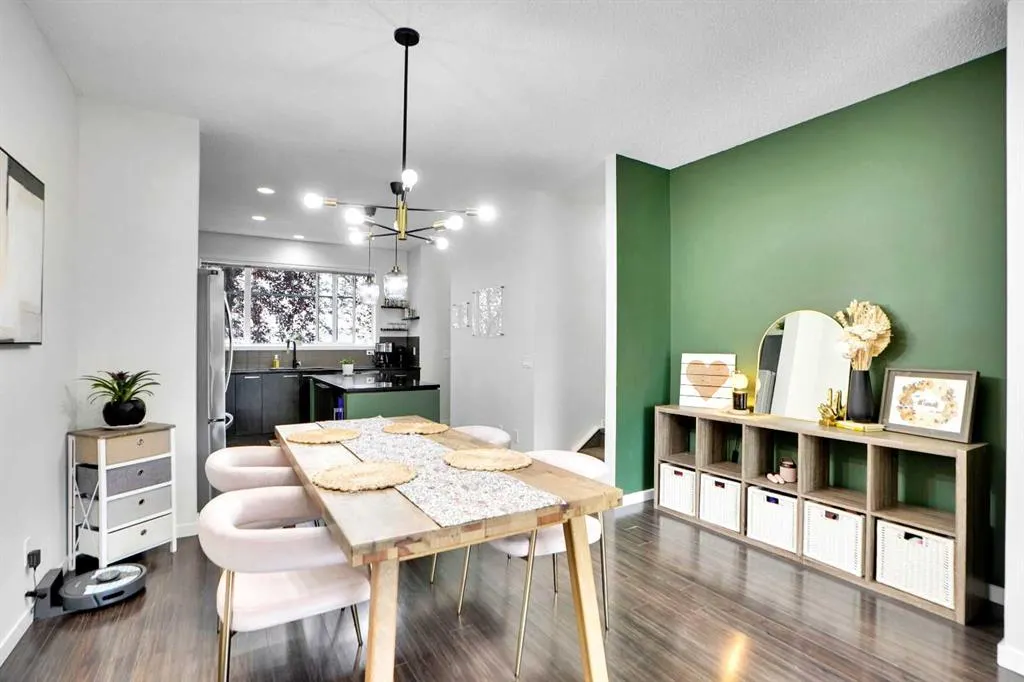 21 Copperpond Road SE