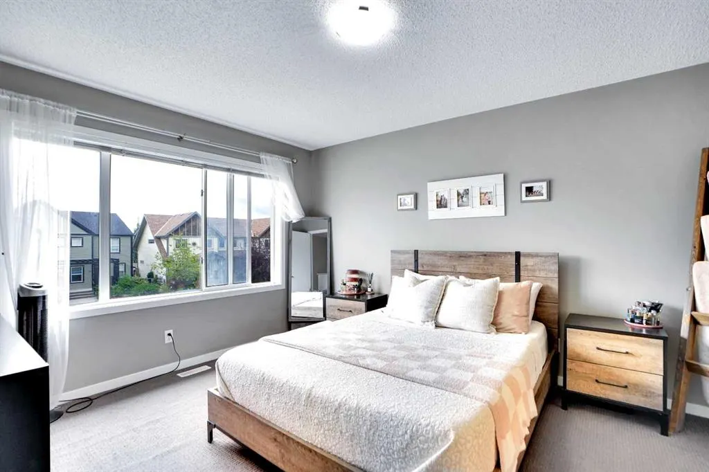 21 Copperpond Road SE