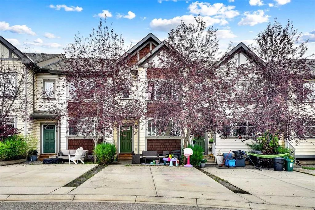 21 Copperpond Road SE