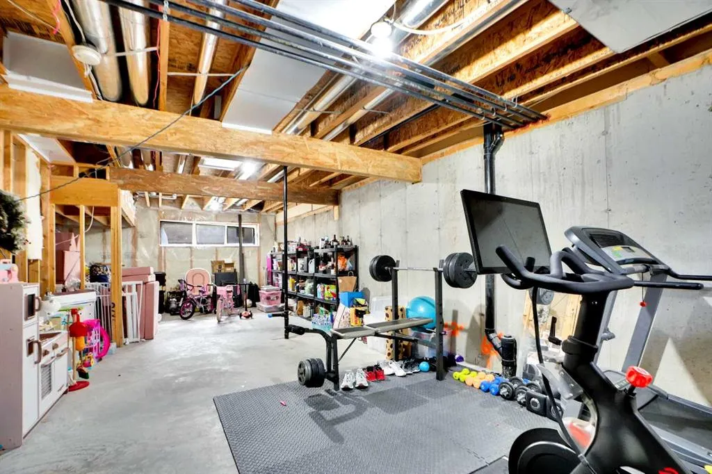 21 Copperpond Road SE