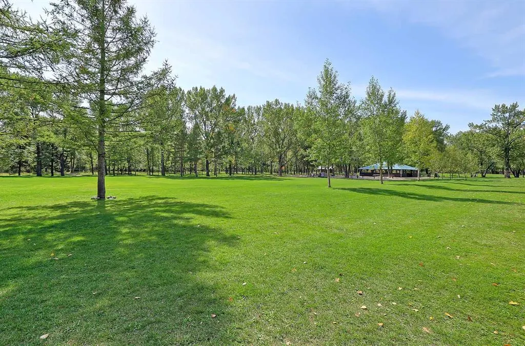 11 Beaupre Crescent NW