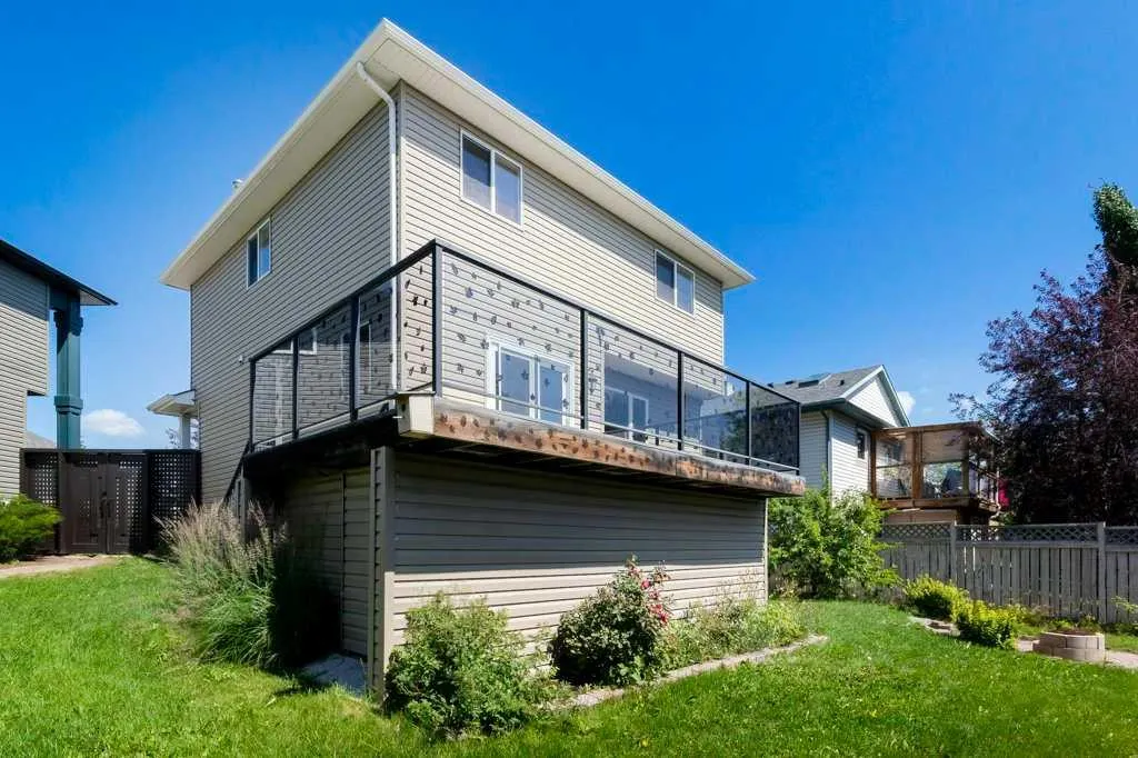 18 Big Springs Mews SE