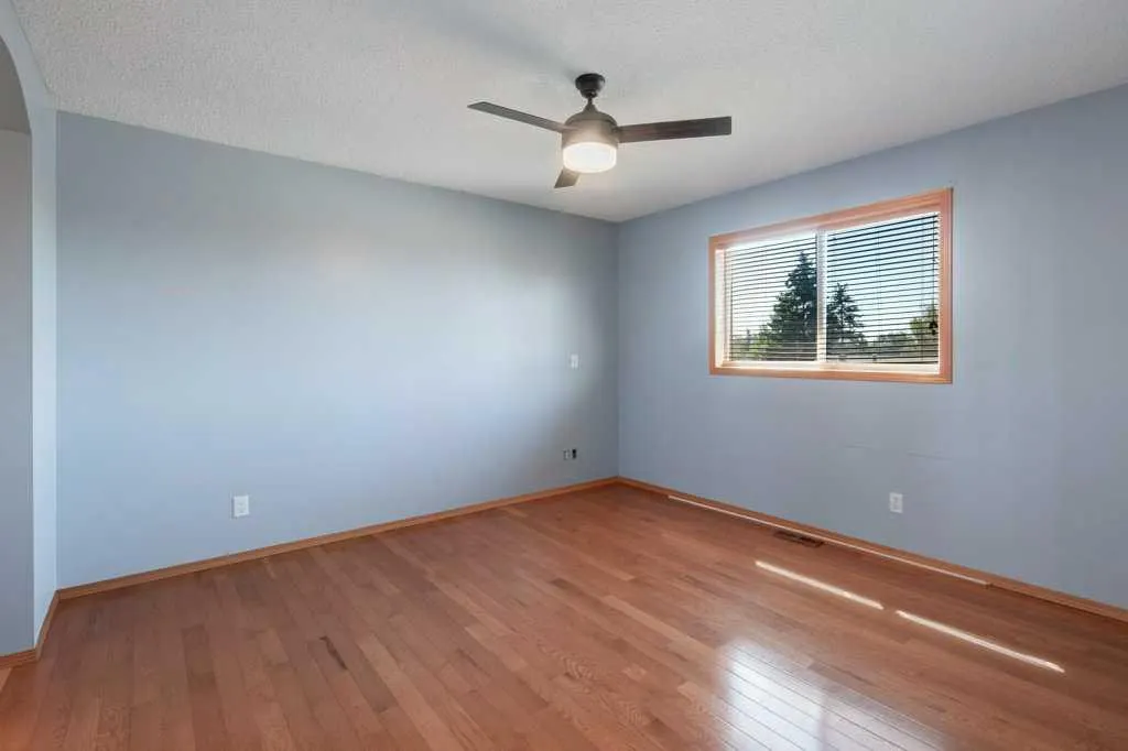 18 Big Springs Mews SE