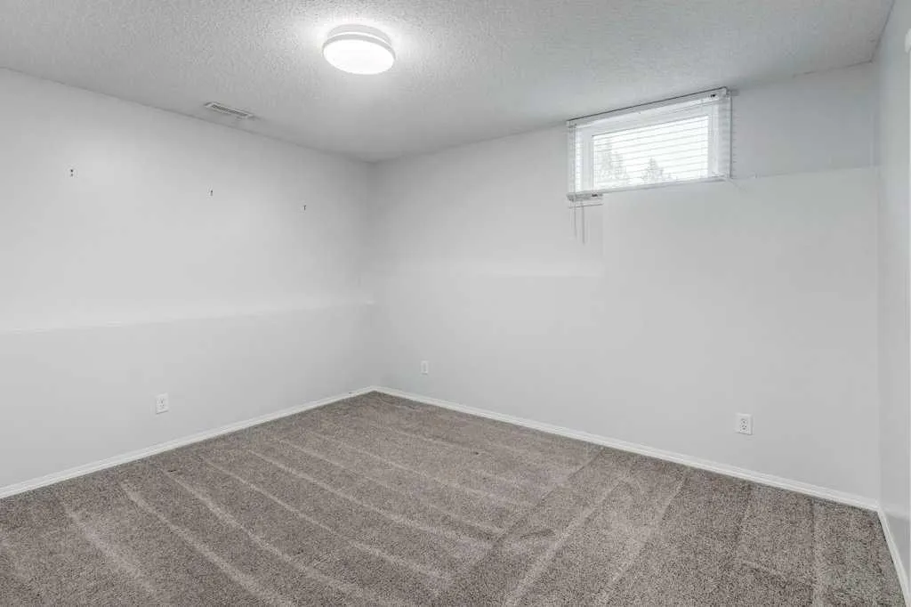 18 Big Springs Mews SE