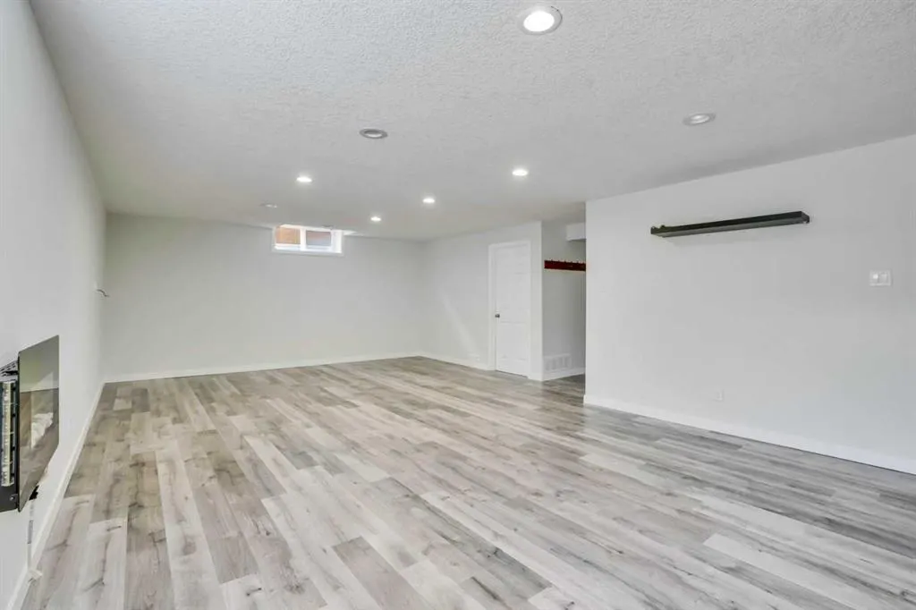 347 Evanston Drive NW