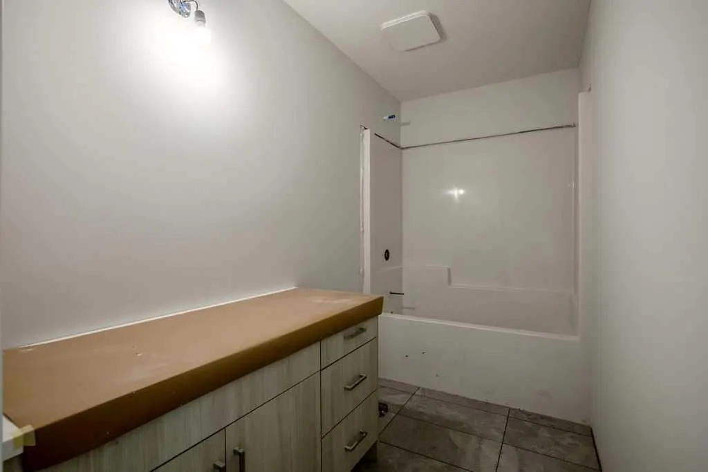 76 Dawson Wharf Mount