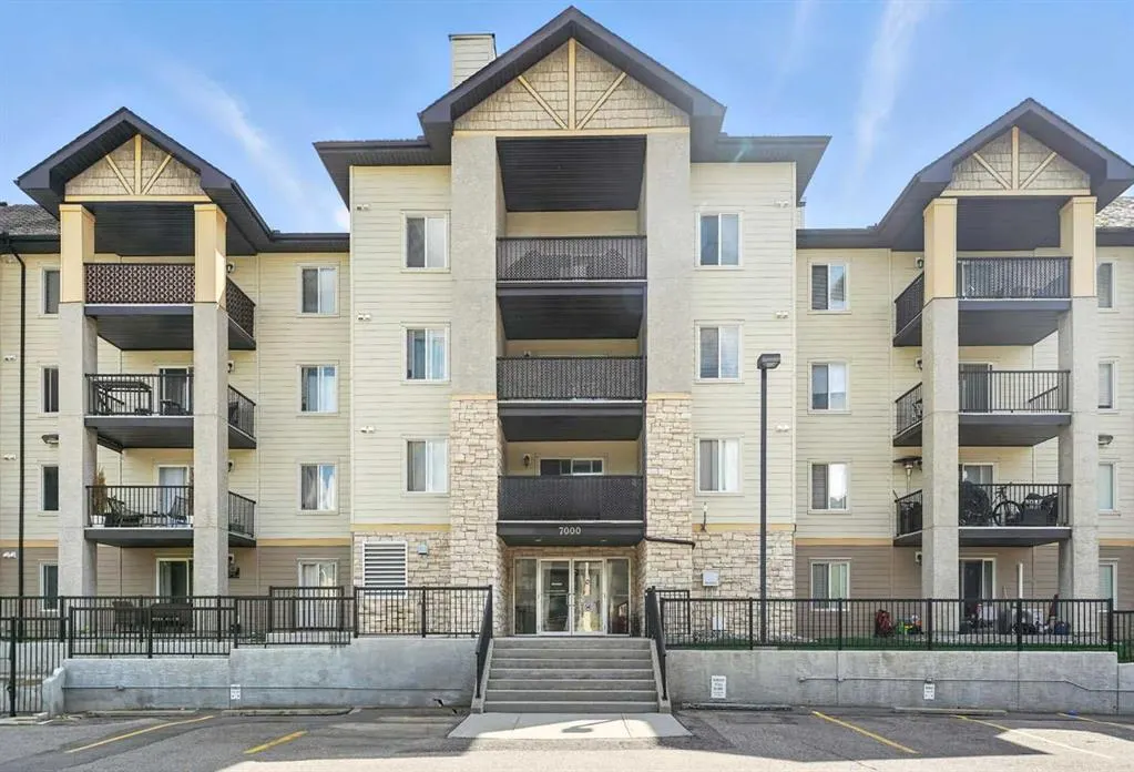 304 Mackenzie Way SW, #7204
