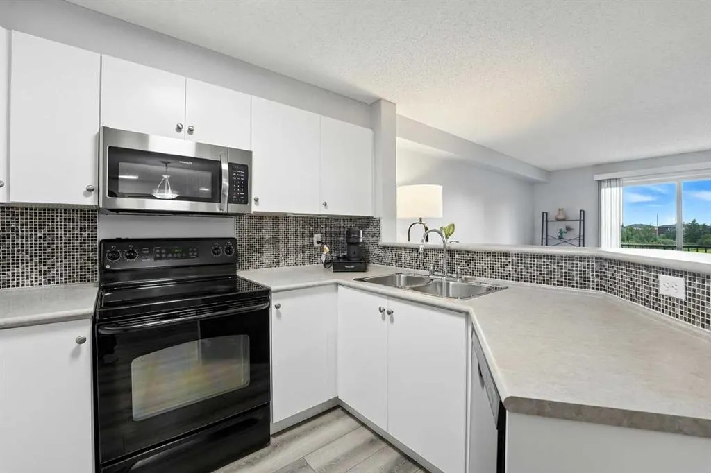 304 Mackenzie Way SW, #7204