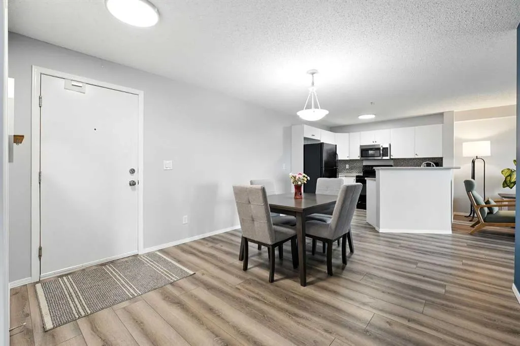 304 Mackenzie Way SW, #7204