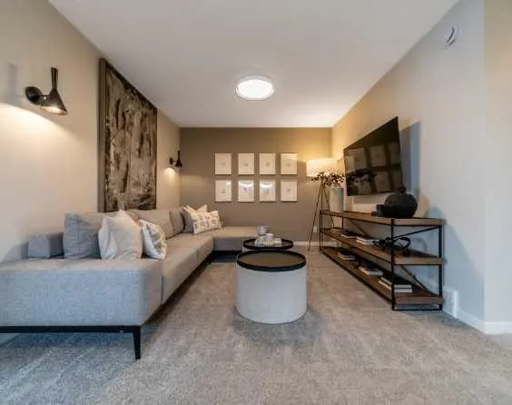 136 Lucas Gardens NW