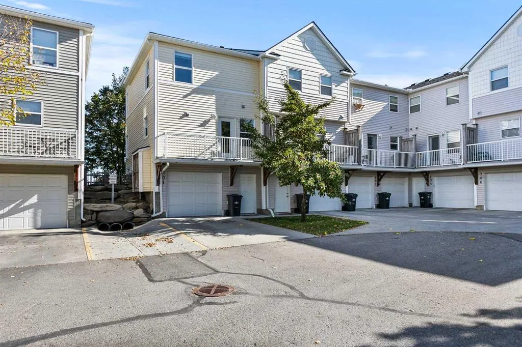 701 Prairie Sound Circle NW