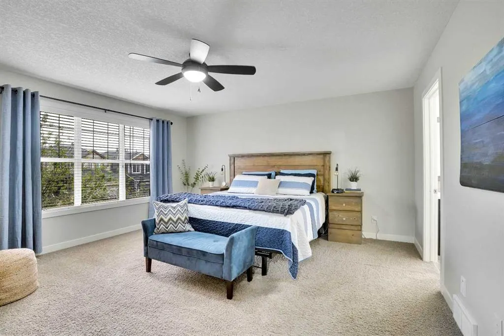 142 Luxstone View SW