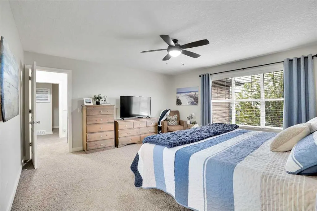 142 Luxstone View SW
