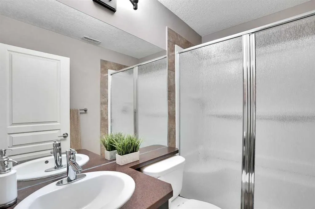 142 Luxstone View SW