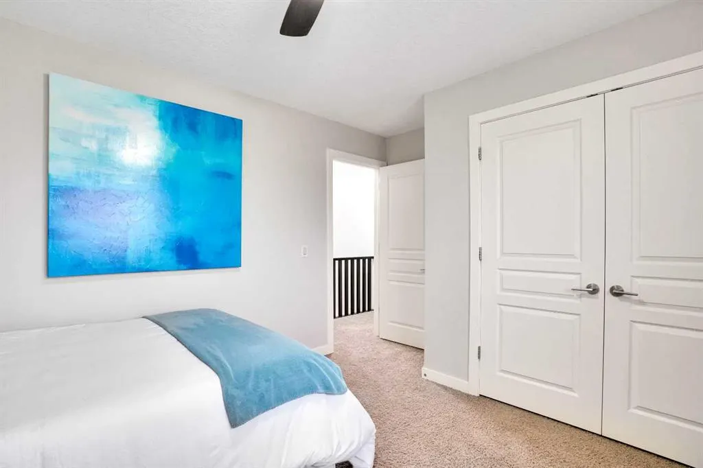 142 Luxstone View SW