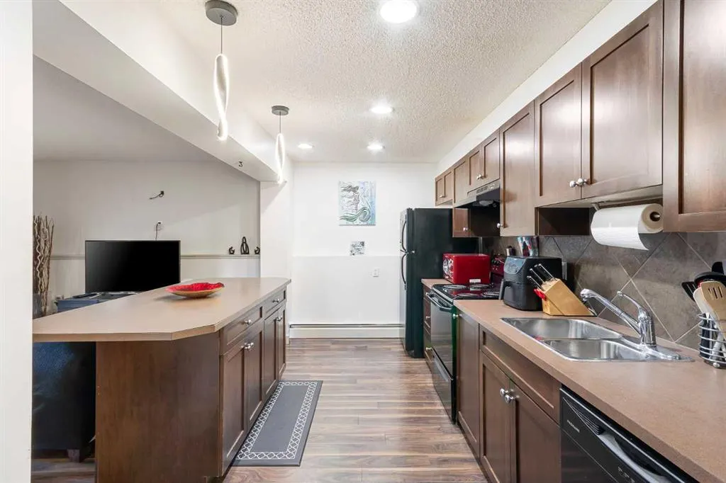 1836 12 Avenue SW, #103