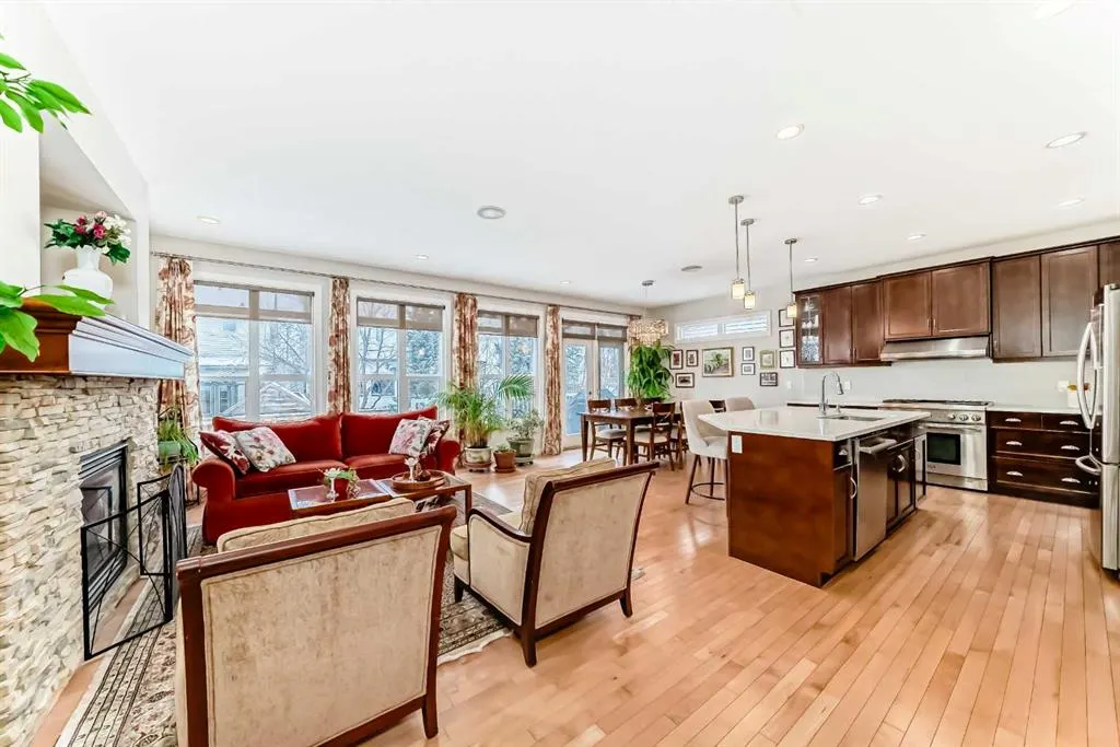 182 Cranarch Place SE