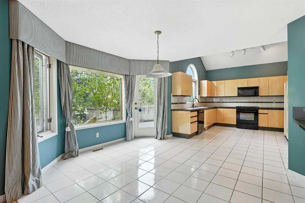 3 Varsity Ridge Terrace NW