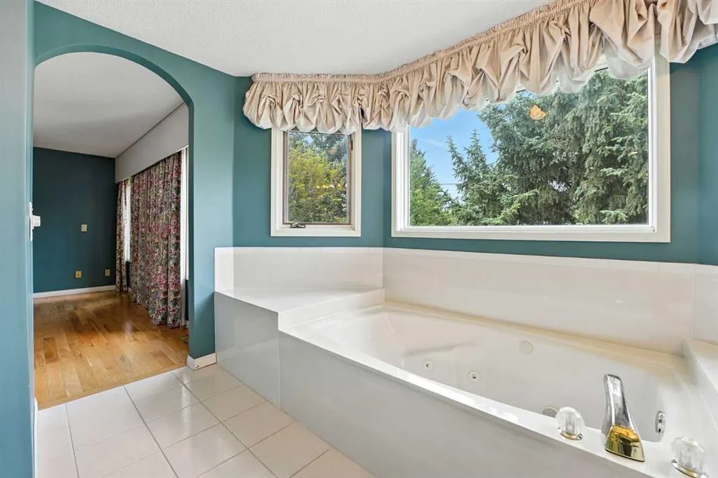 3 Varsity Ridge Terrace NW