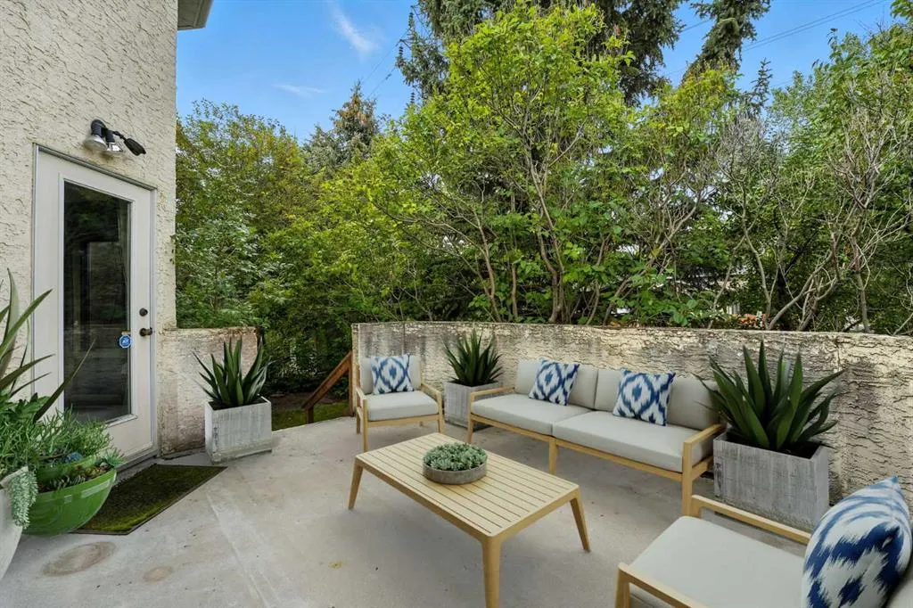 3 Varsity Ridge Terrace NW