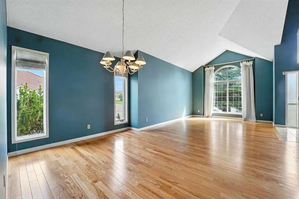 3 Varsity Ridge Terrace NW