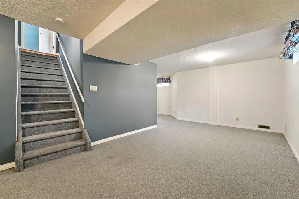 3 Varsity Ridge Terrace NW