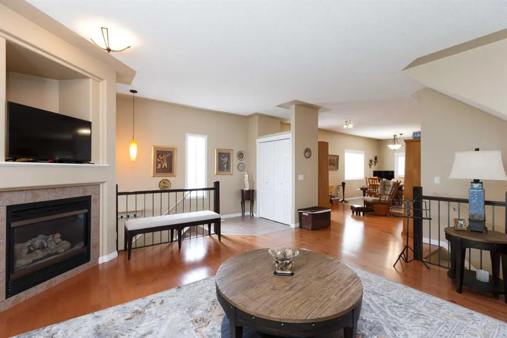 136 Country Hills Gardens NW