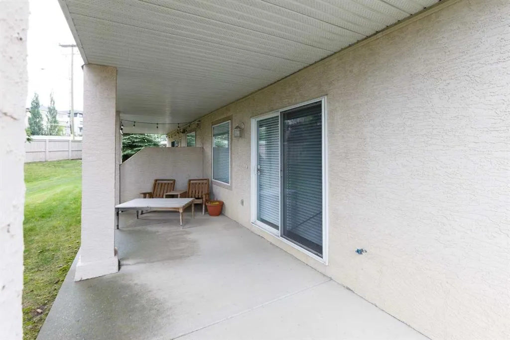 136 Country Hills Gardens NW