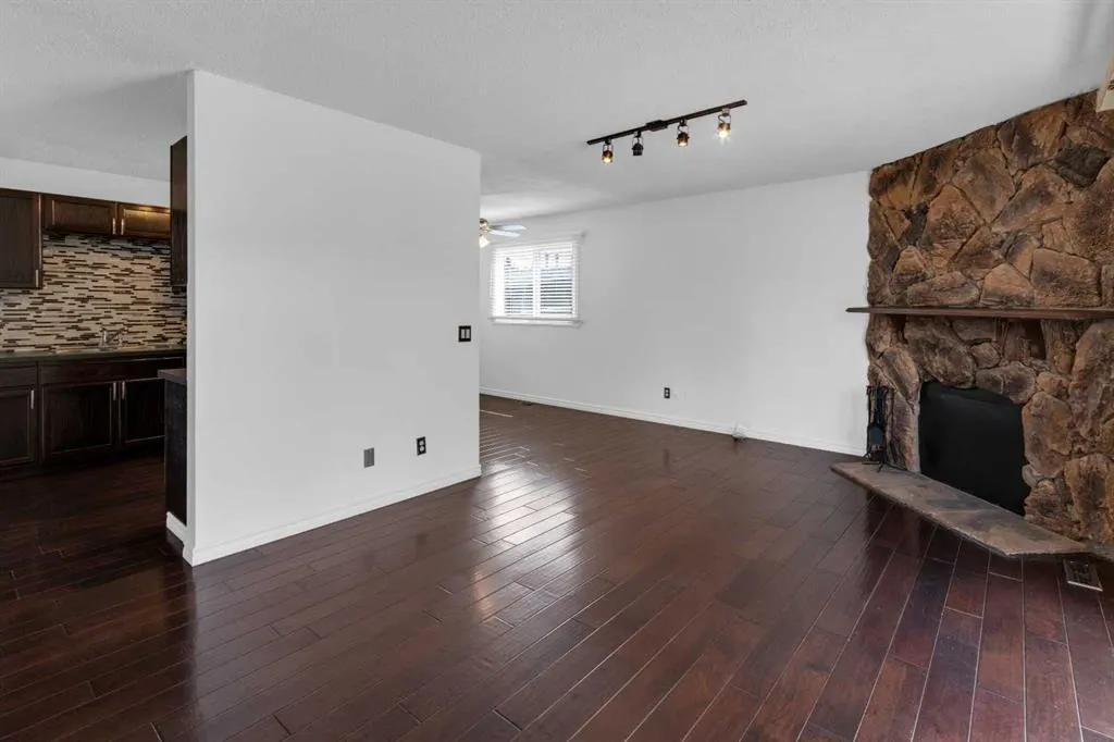 4527 73 Street NW, #5