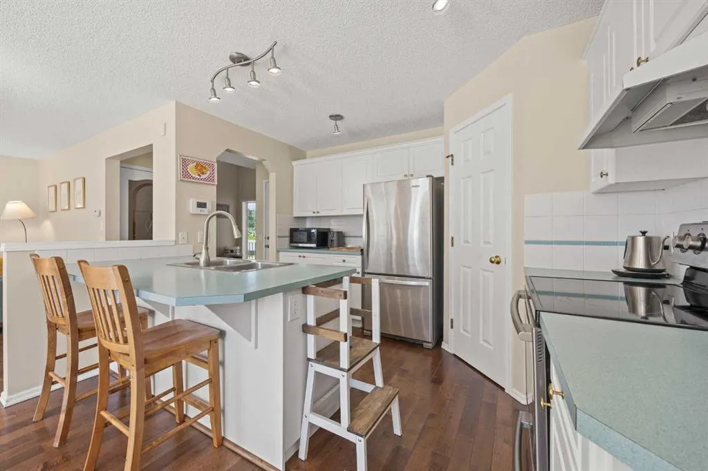 71 Somercrest Close SW