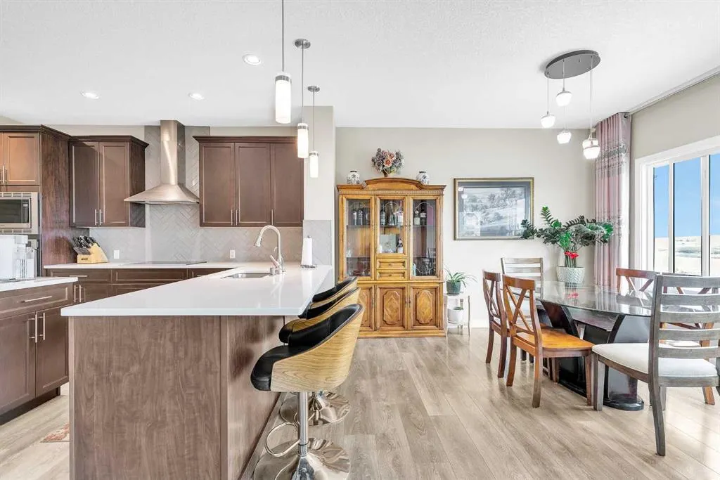304 Corner Meadows Manor NE