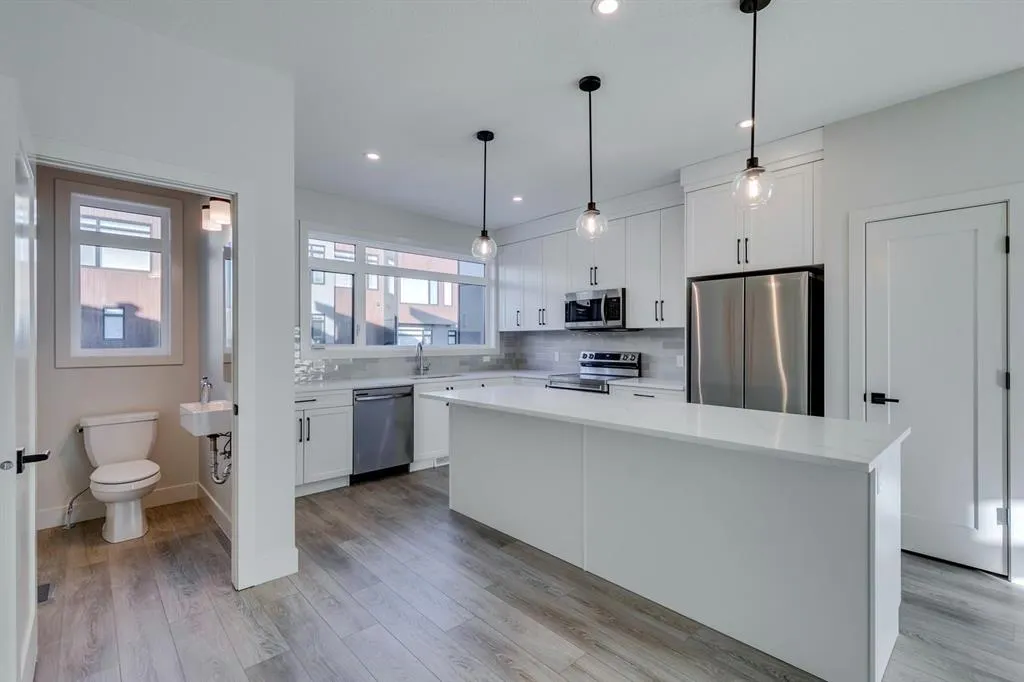 85 Royal Elm Green NW