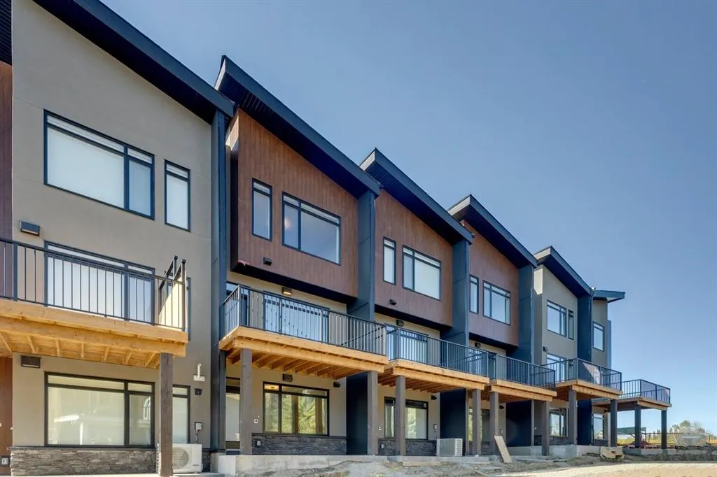 85 Royal Elm Green NW