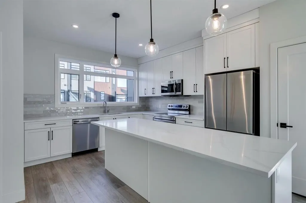 85 Royal Elm Green NW