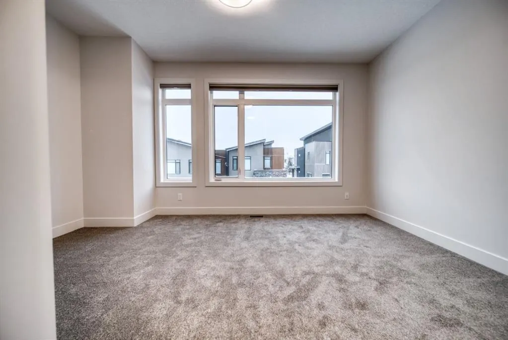 85 Royal Elm Green NW